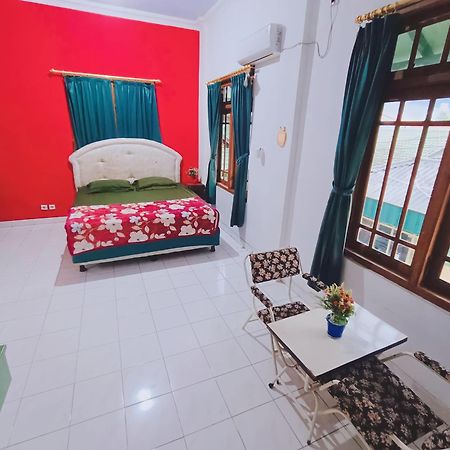 Glory Homestay Yogyakarta Buitenkant foto