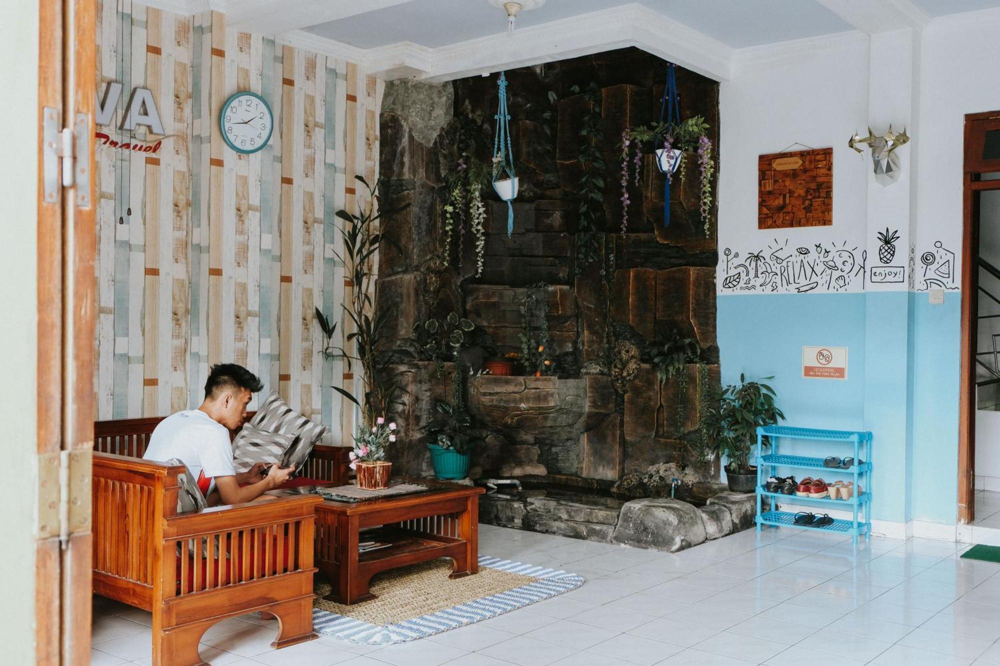 Glory Homestay Yogyakarta Buitenkant foto