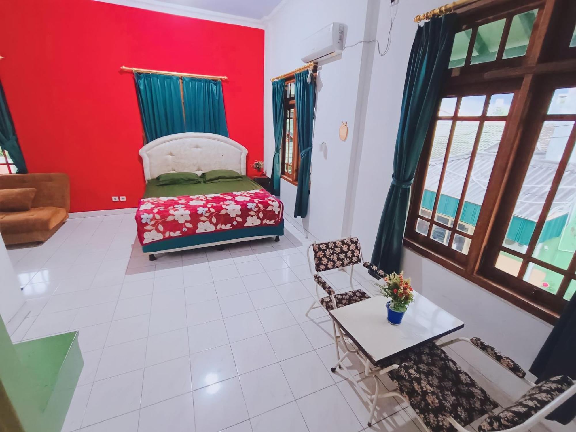 Glory Homestay Yogyakarta Buitenkant foto
