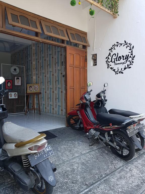 Glory Homestay Yogyakarta Buitenkant foto