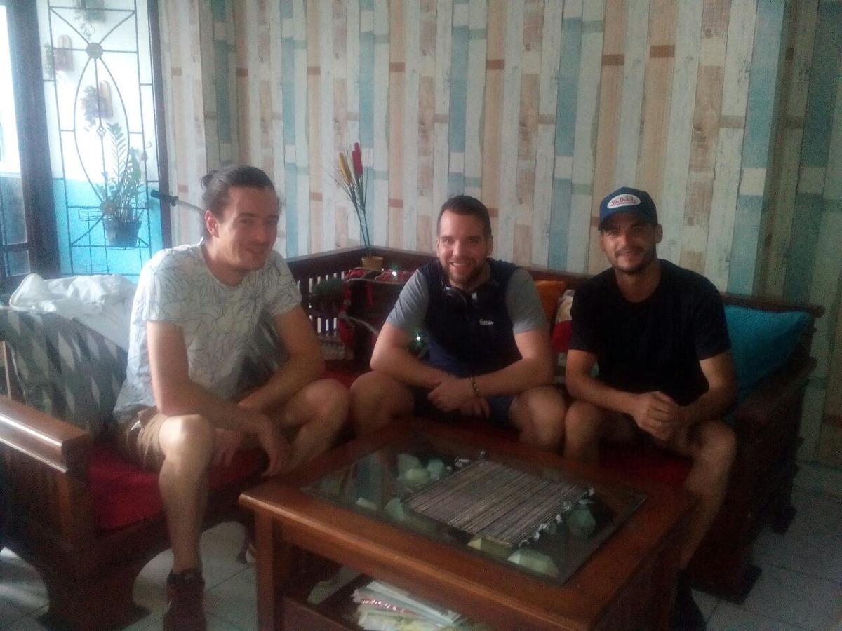 Glory Homestay Yogyakarta Buitenkant foto