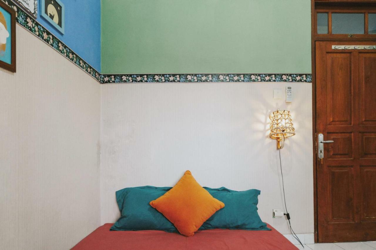 Glory Homestay Yogyakarta Buitenkant foto