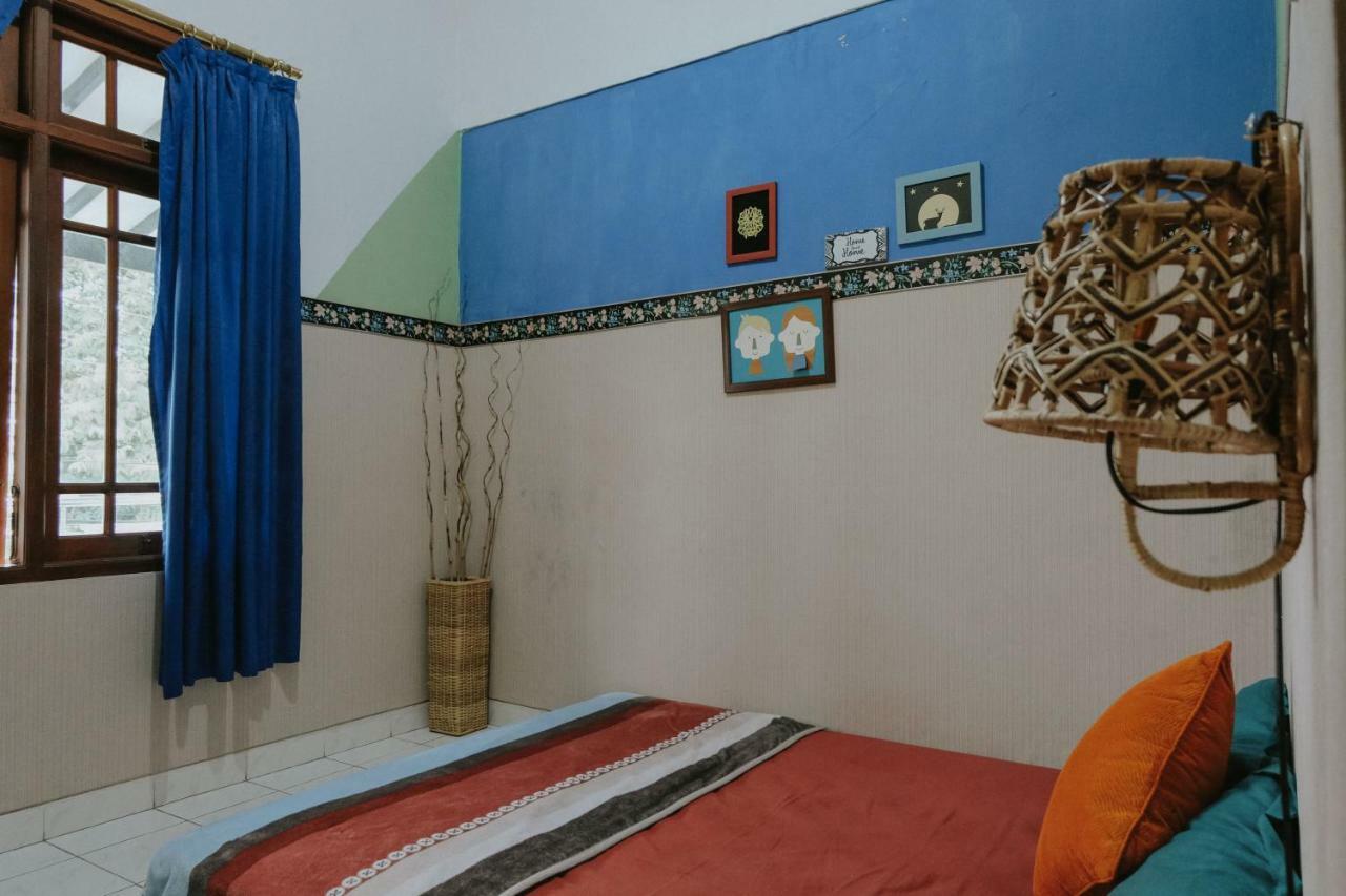 Glory Homestay Yogyakarta Buitenkant foto