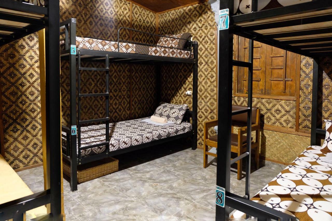 Glory Homestay Yogyakarta Buitenkant foto
