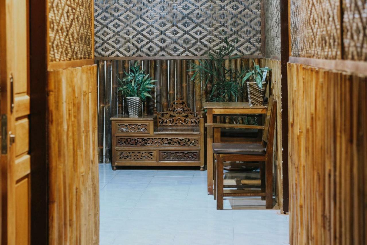 Glory Homestay Yogyakarta Buitenkant foto