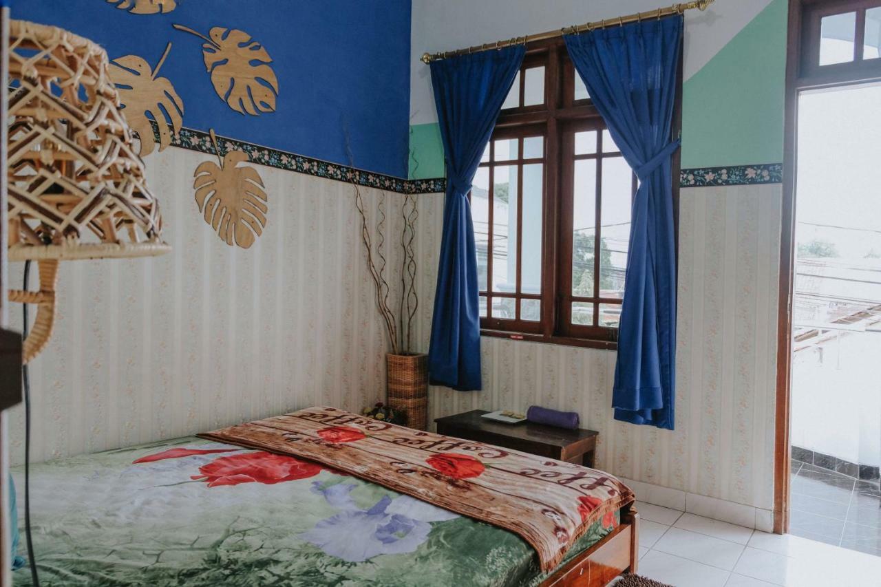 Glory Homestay Yogyakarta Buitenkant foto